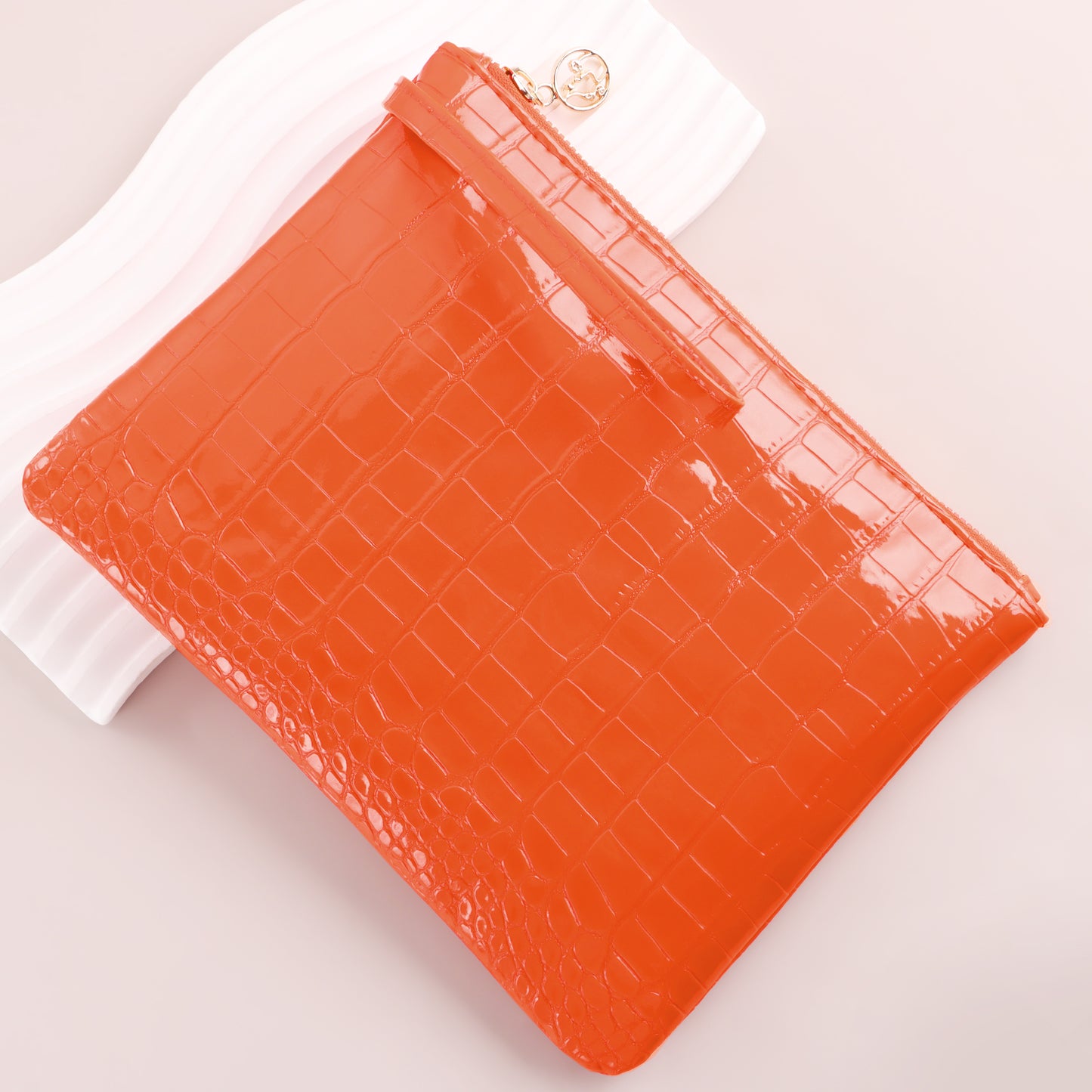 RONSHADOW Textured Embossed Makeup Bag | A Portable Luxury Beauty Toolkit