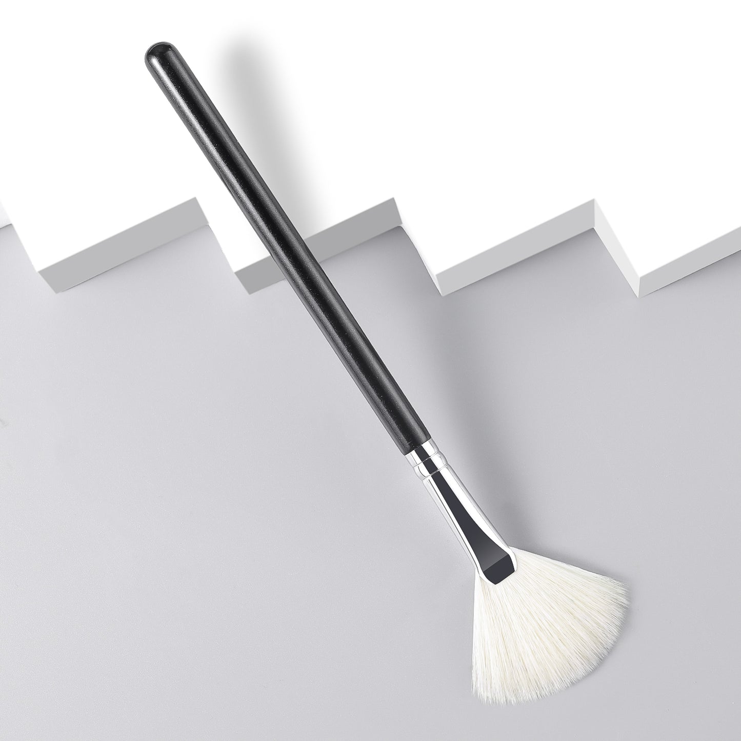 RONSHADOW Fan Brush Your Secret Weapon for Lit-from-Within Glow! | Travel-Sized Radiance Booster