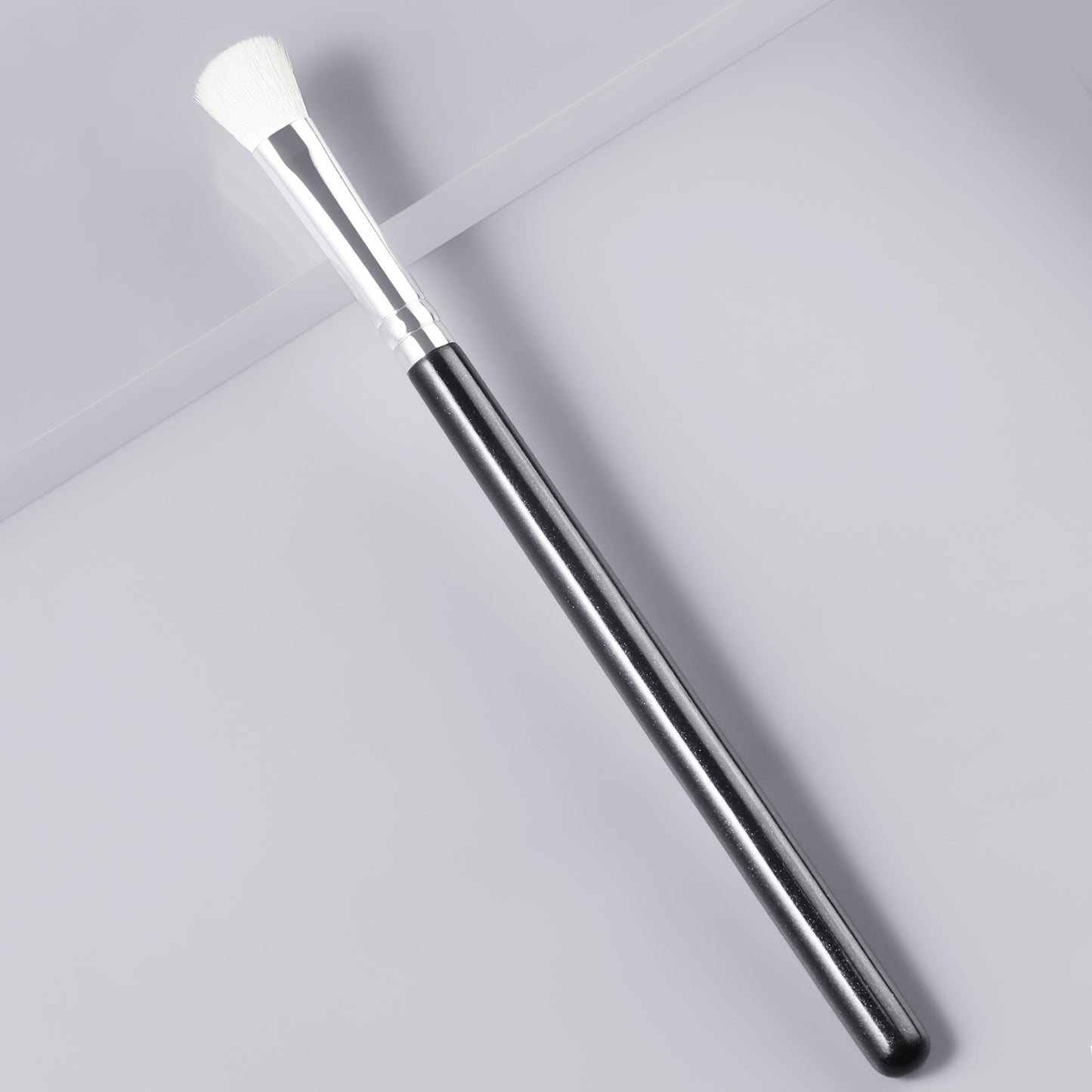RONSHADOW Smoky Eye Blender Brush Perfect for Seamless Shade & Sultry Smoky Eyes