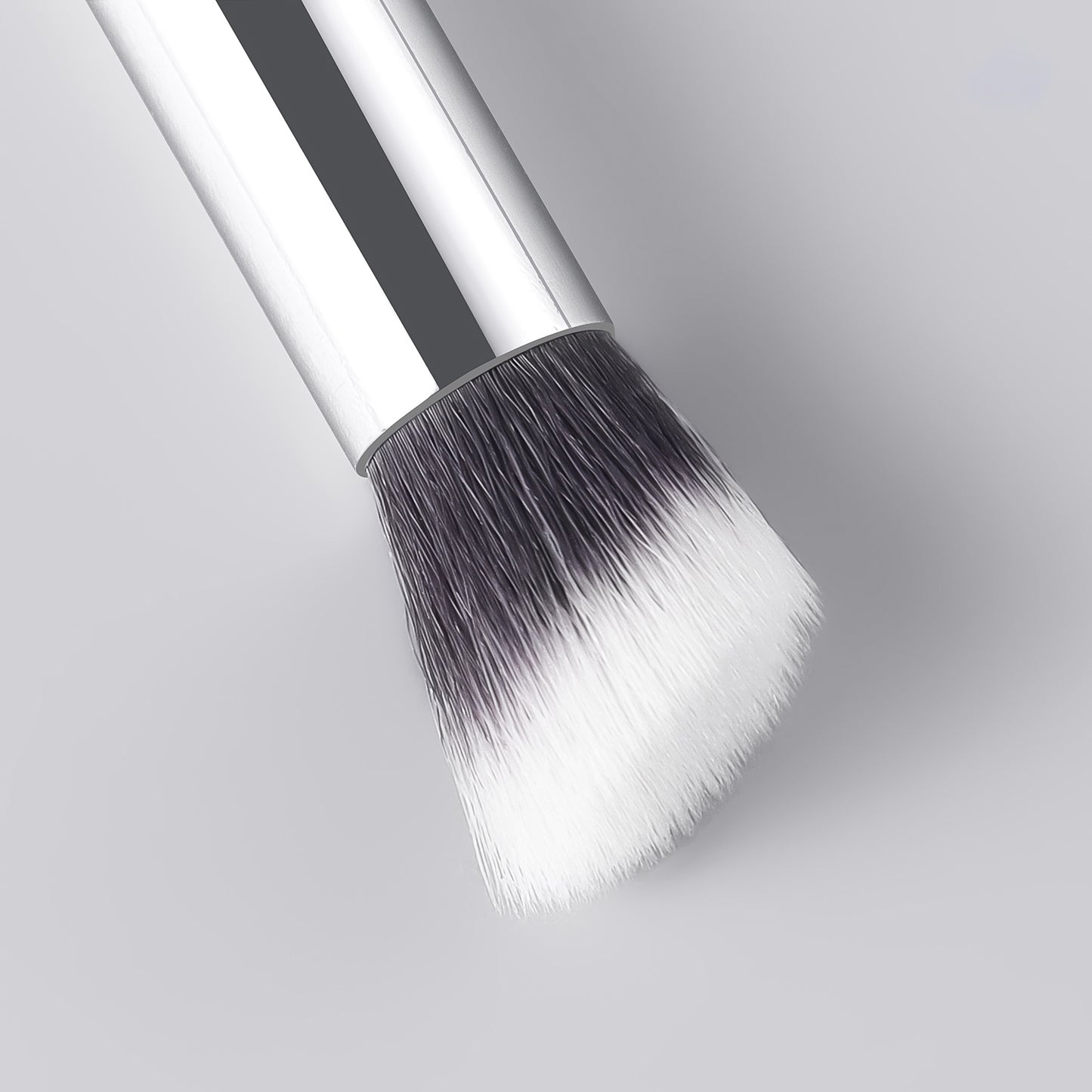 RONSHADOW Nose Contour Brush |High quality wood handle + aluminium ring - Skin-friendly nylon bristles - Precise contouring of nose shape