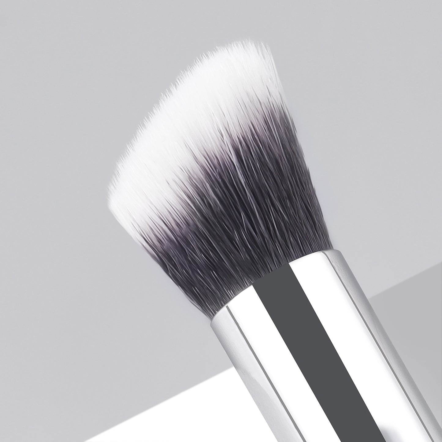 RONSHADOW Nose Contour Brush |High quality wood handle + aluminium ring - Skin-friendly nylon bristles - Precise contouring of nose shape