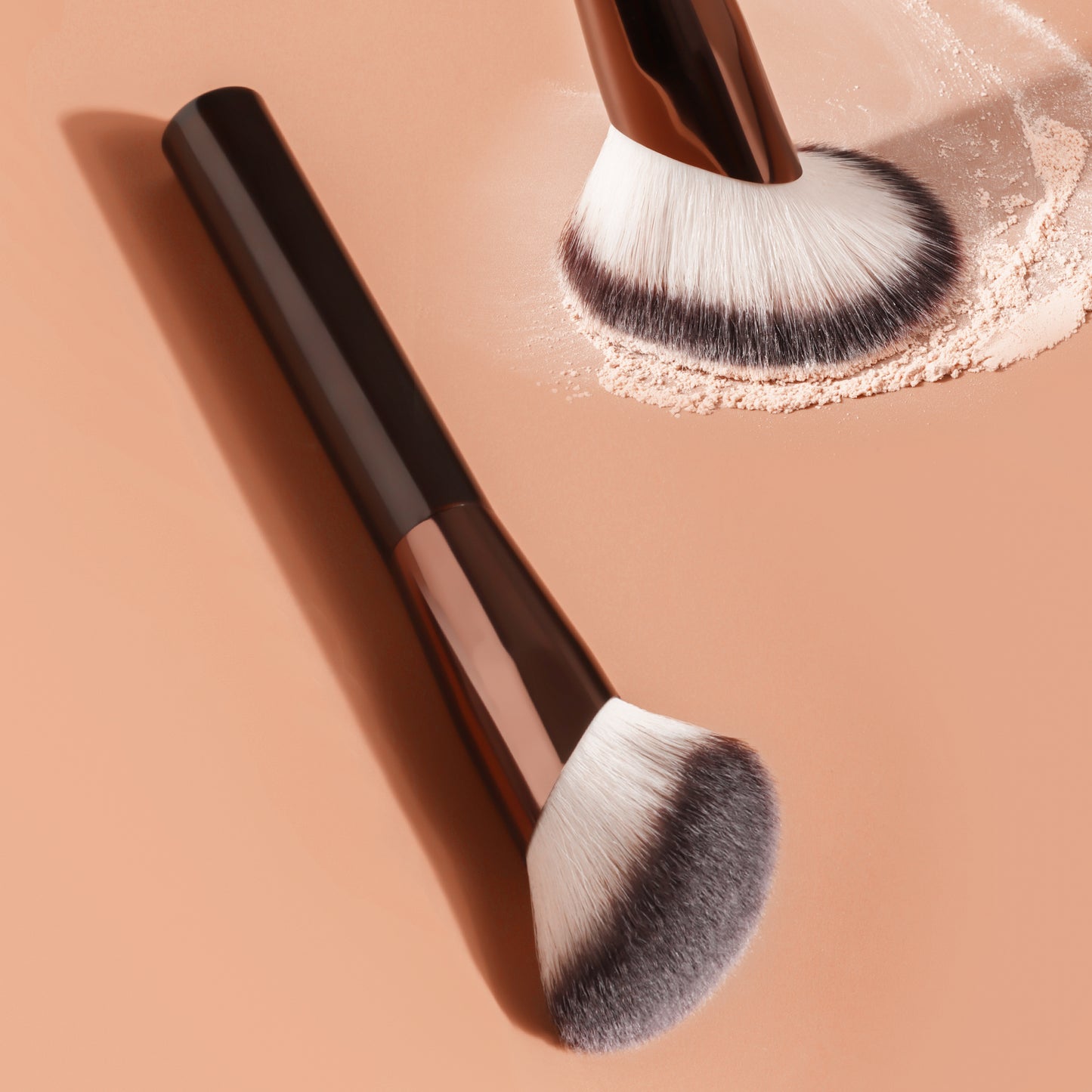 THUMB-O-CRACY! Ronshadow Curved Fit Foundation Brush