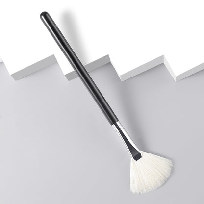 RONSHADOW Fan Brush  Your Secret Weapon for Lit-from-Within Glow! | Travel-Sized Radiance Booster