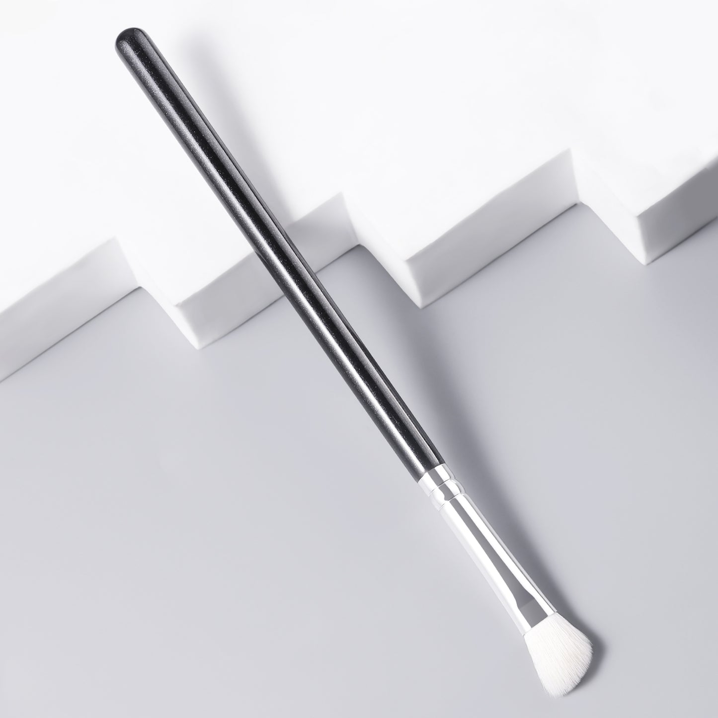 RONSHADOW Curved Smudge Brush  Effortless Smoky Blend & Soft Definition