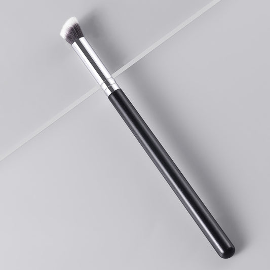 RONSHADOW Nose Contour Brush ｜High quality wood handle + aluminium ring - Skin-friendly nylon bristles - Precise contouring of nose shape