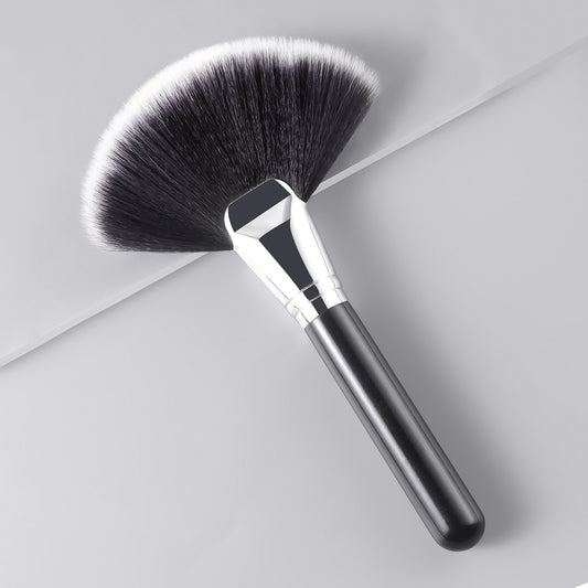 RONSHADOW Large Fan-Shaped Loose Powder & Powder Brush ｜High-quality wood handle + aluminium ring - Soft nylon bristles - Matte finish - Setting brush
