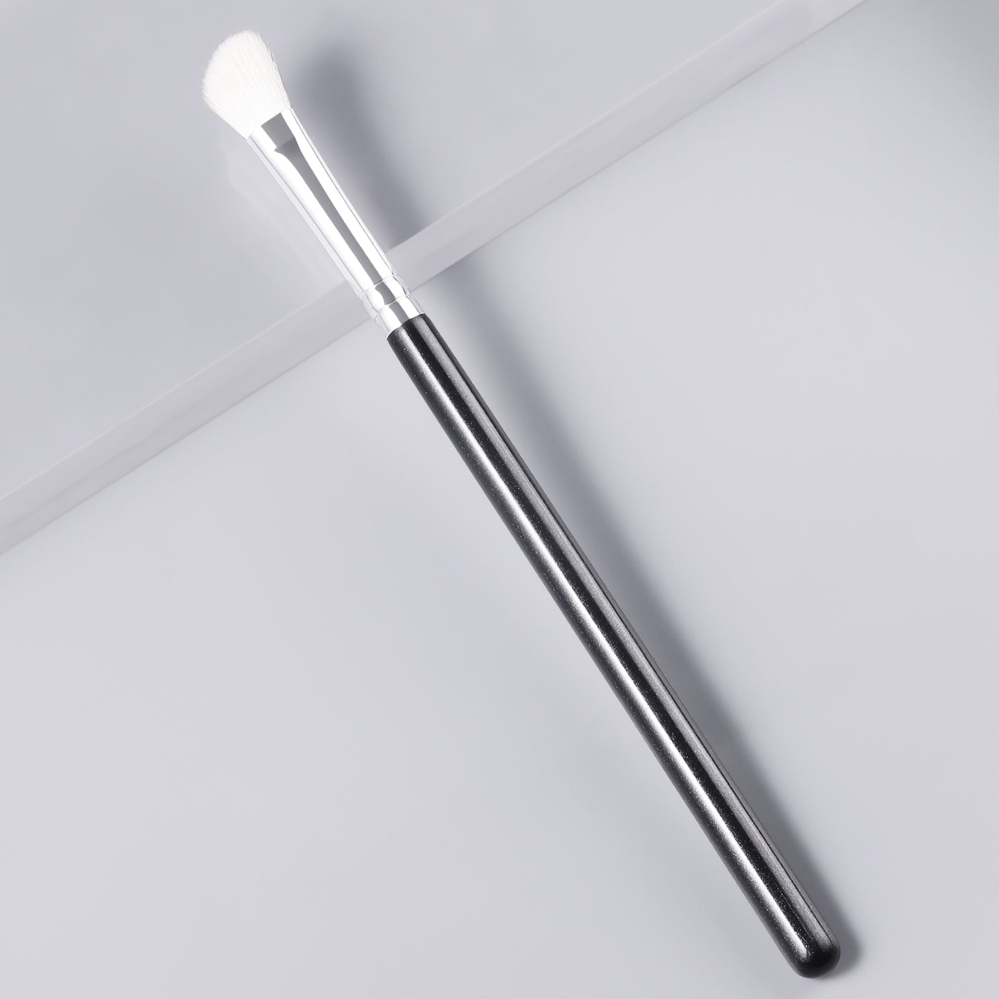 RONSHADOW Curved Smudge Brush  Effortless Smoky Blend & Soft Definition