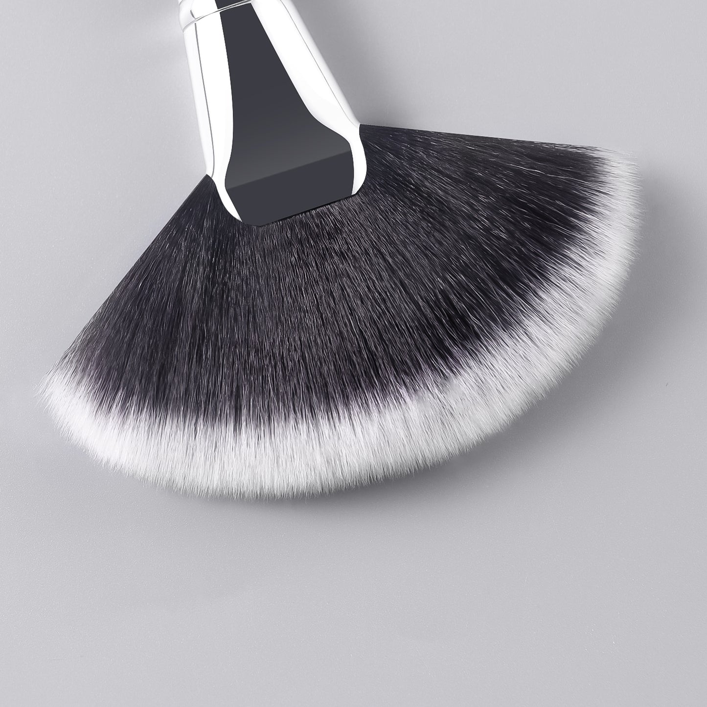 RONSHADOW Large Fan-Shaped Loose Powder & Powder Brush