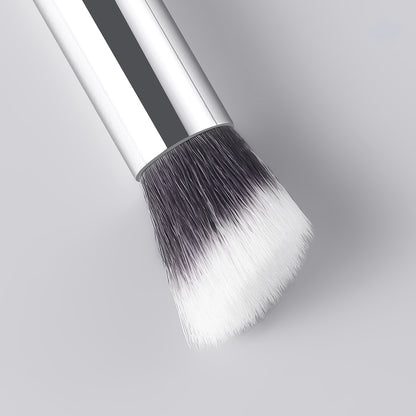RONSHADOW Nose Contour Brush ｜High quality wood handle + aluminium ring - Skin-friendly nylon bristles - Precise contouring of nose shape